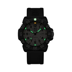 Luminox Schwarze Harz-Sportuhr