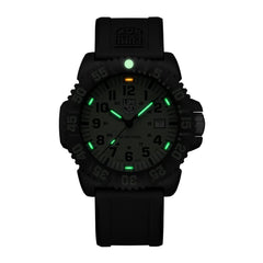 Luminox Sportuhr aus schwarzem Resin
