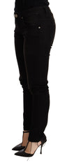 Acht schwarze Low-Waist Skinny-Jeans