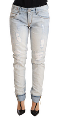 Acht hellblaue Distressed-Jeans aus Baumwolle mit umgeschlagenem Saum