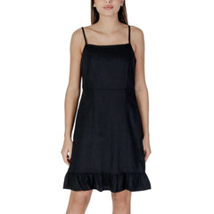 B.Young Schwarzes Leinen-Midikleid