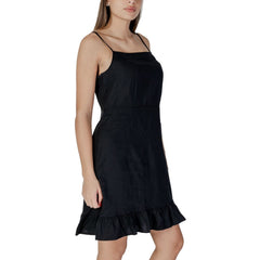 B.Young Schwarzes Leinen-Midikleid