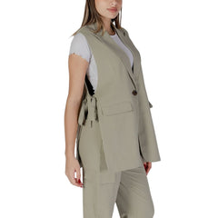 B.Young Grüne Polyester-Weste