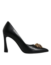 Versace Zwart Leren Logo Plaatje Pumps Schoenen