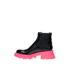 Alexander McQueen Chelsea Boots aus schwarzem Leder