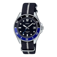 Casio Sportuhr mit schwarzem Stoffarmband