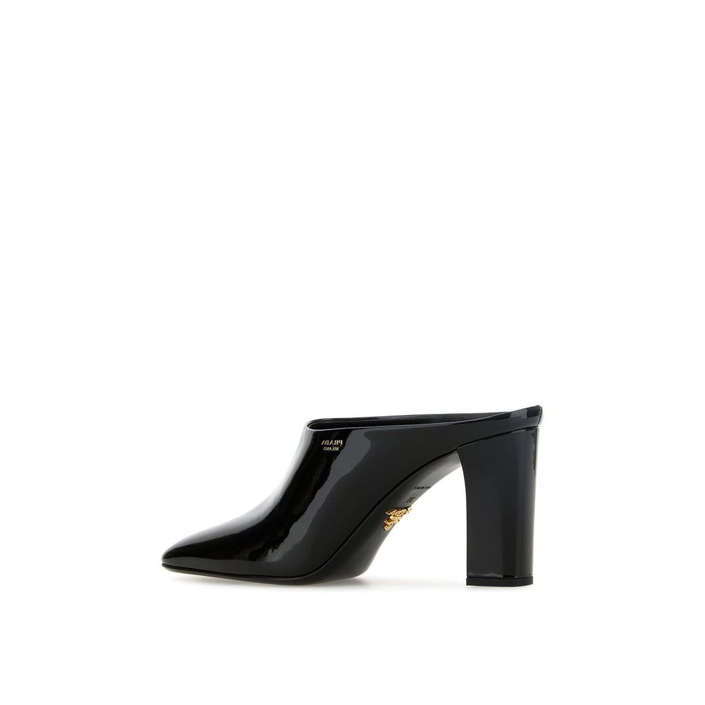 Prada Pantoletten aus schwarzem Kalbsleder