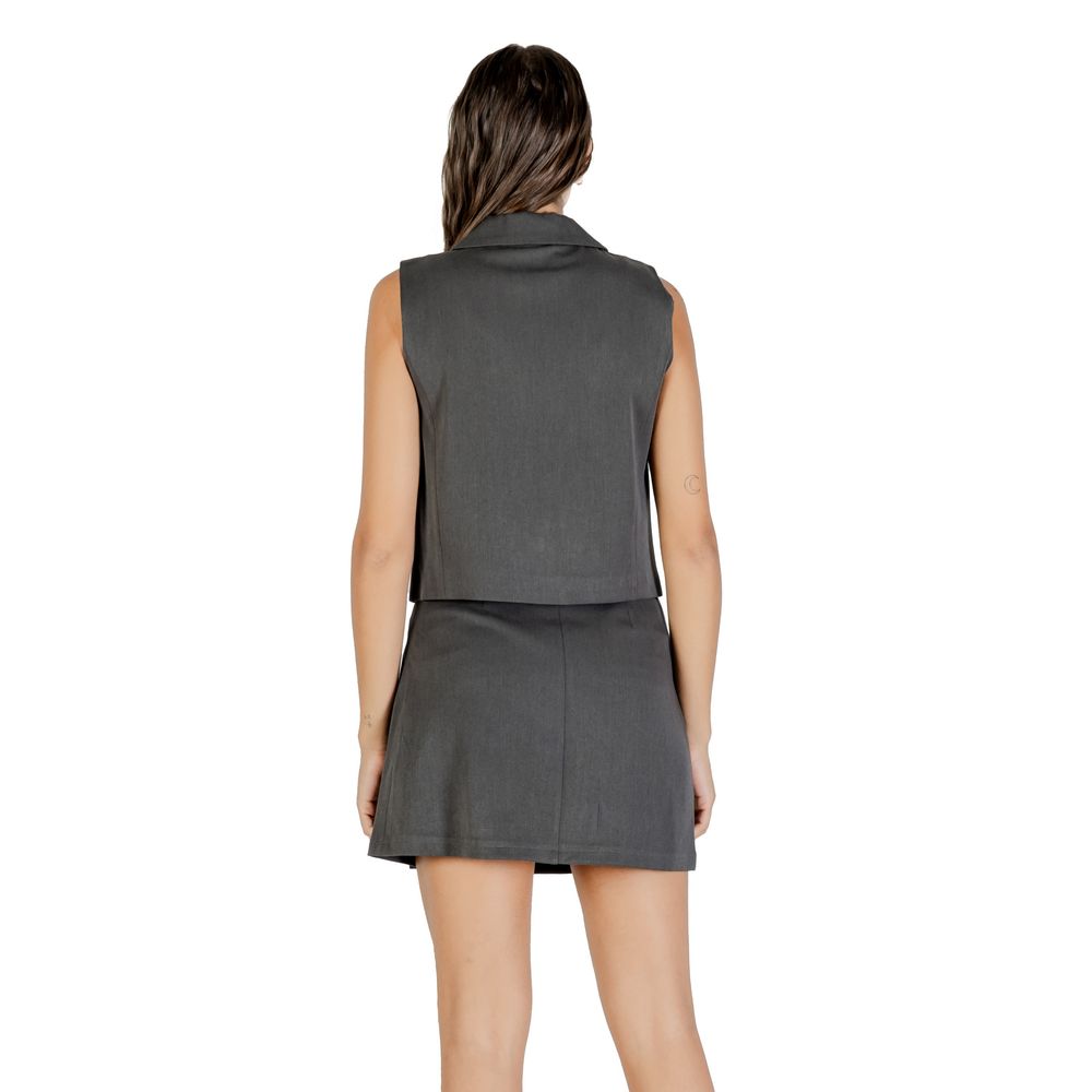 Weste aus recyceltem Polyester in Grau von Only