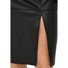 Alleen zwarte lange polyester rok
