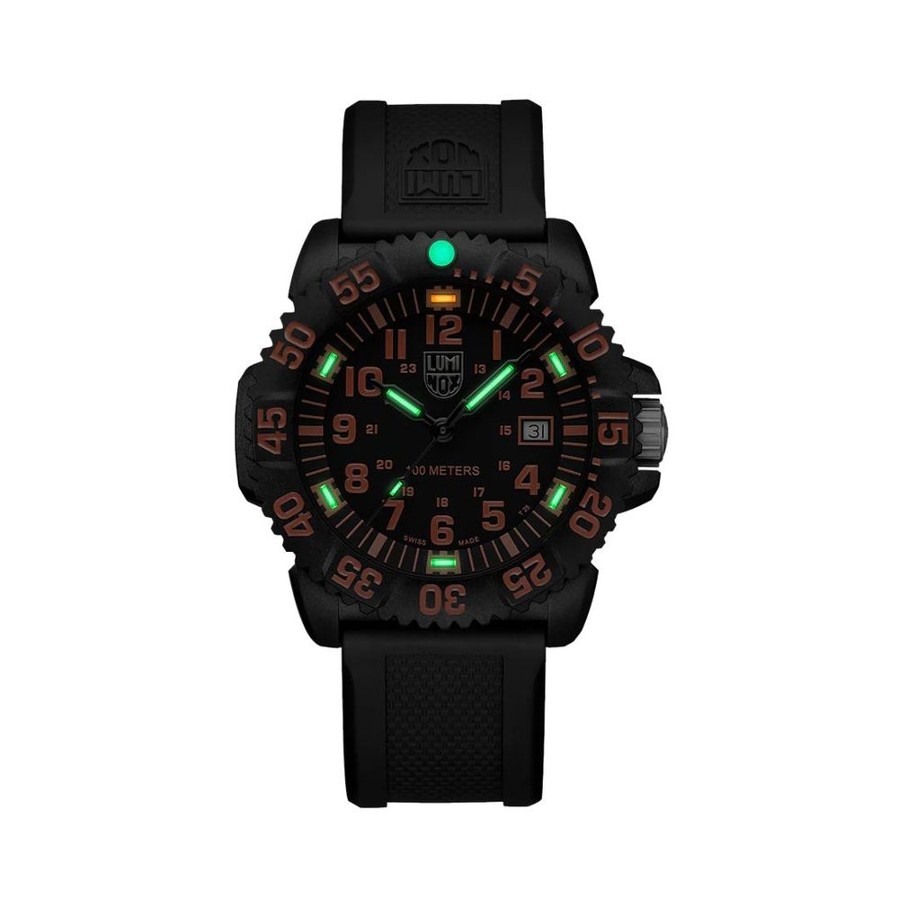 Luminox Sportuhr aus schwarzem Resin