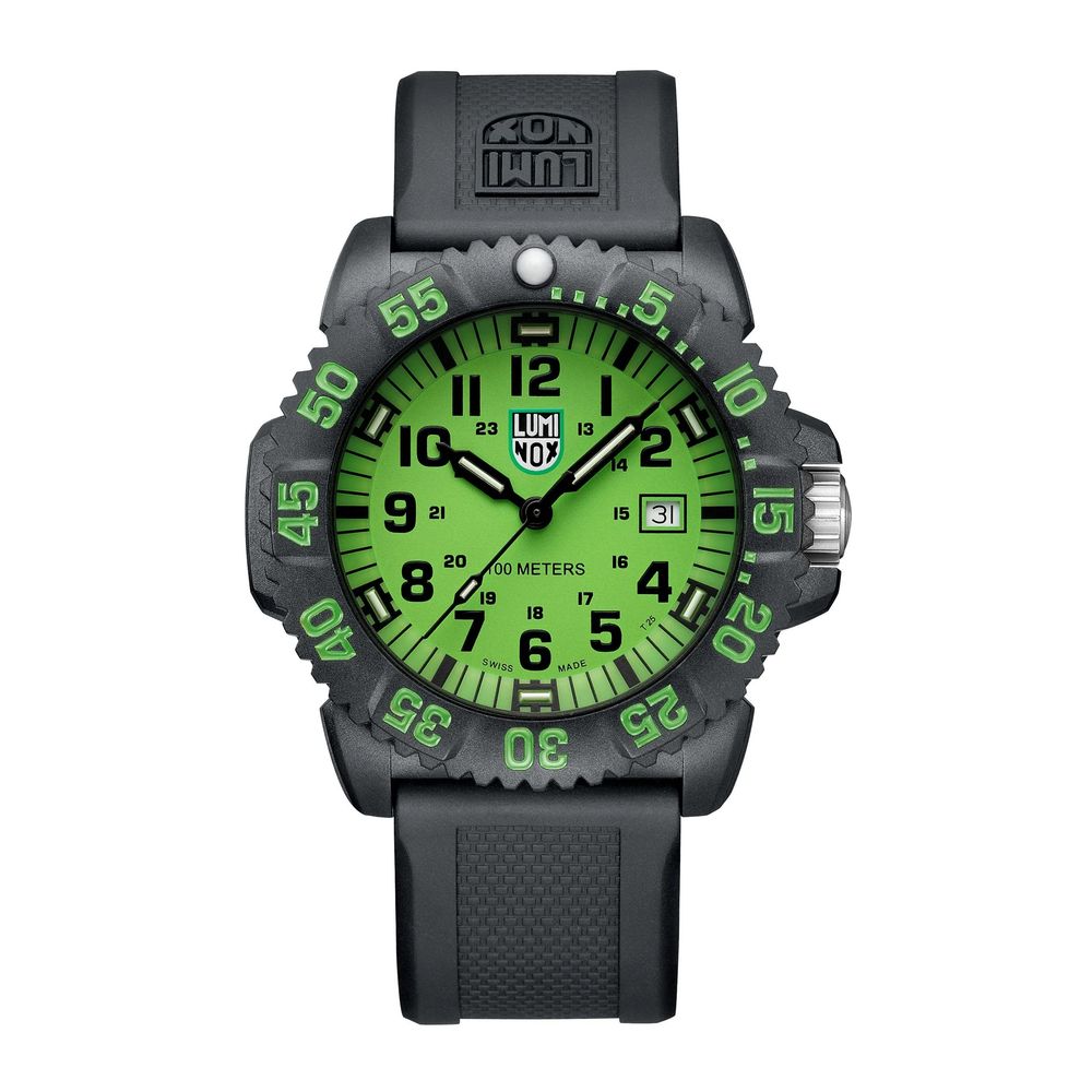 Luminox Sportuhr aus schwarzem Resin