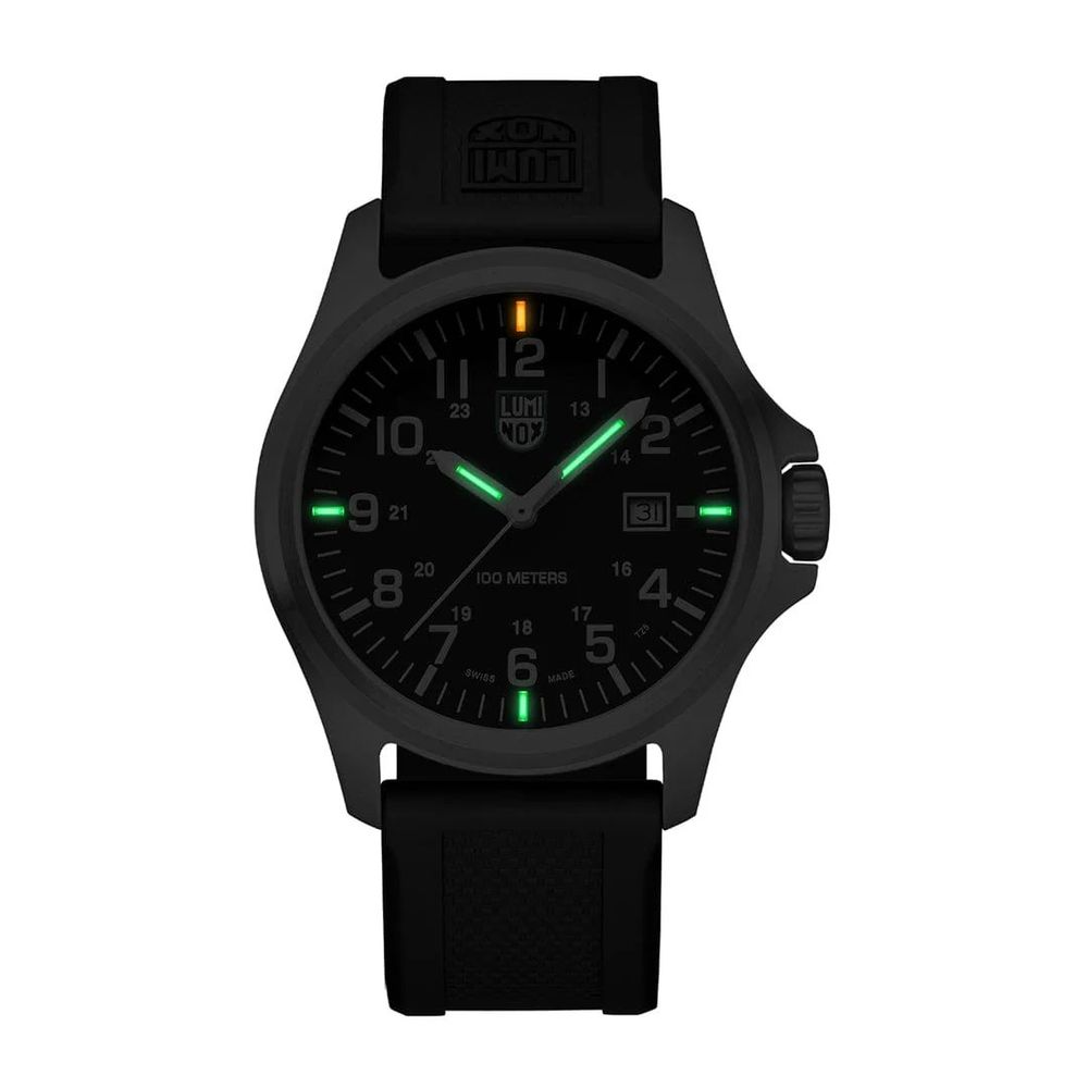 Luminox Herrenarmbanduhr aus schwarzem Resin