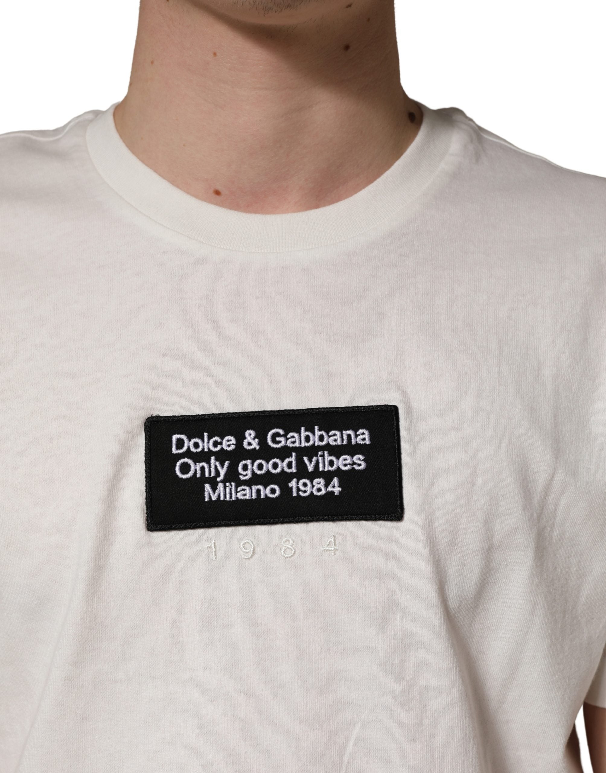 Dolce & Gabbana Weißes Logo-Patch Baumwoll-T-Shirt für Herren mit Rundhalsausschnitt