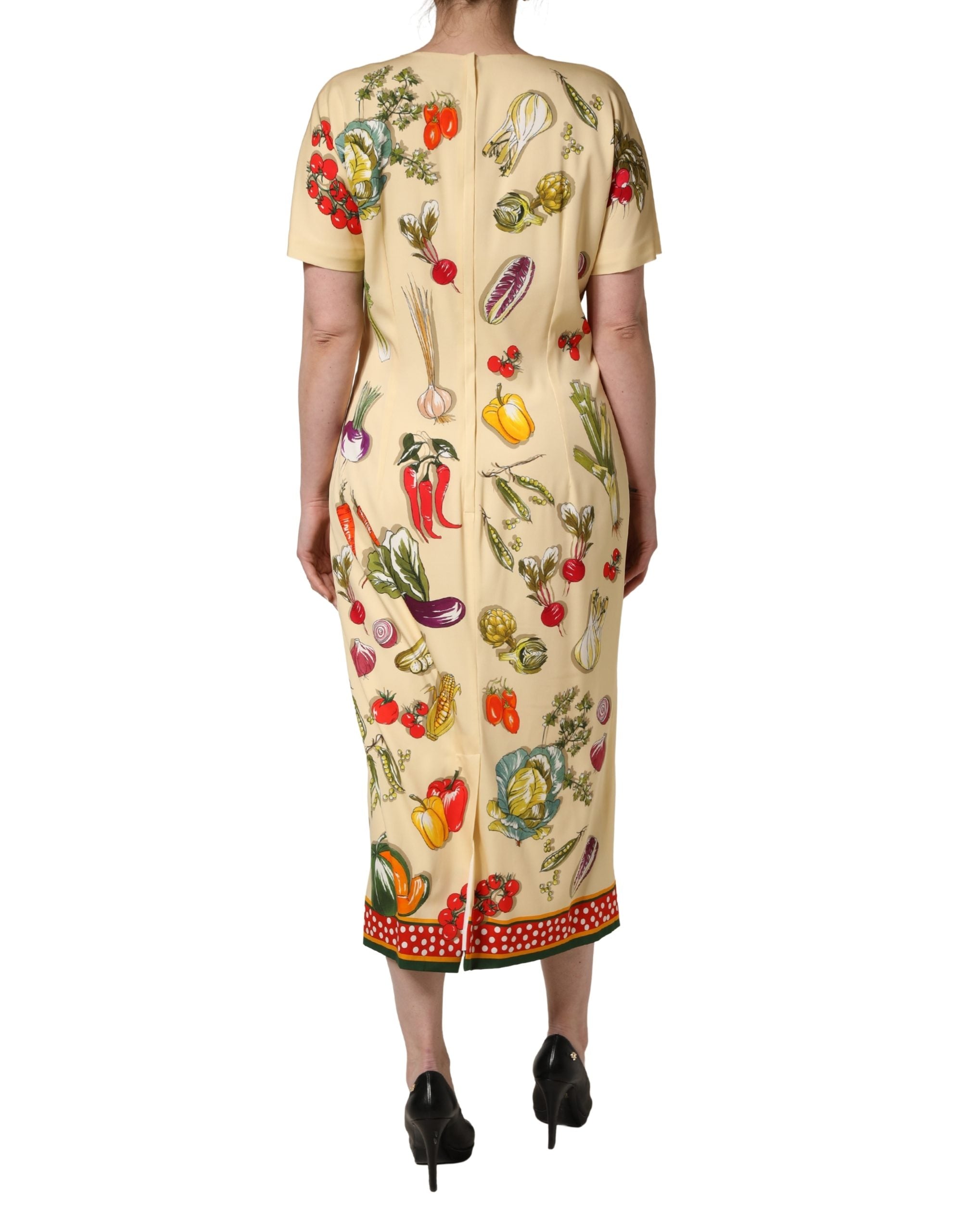 Dolce & Gabbana beiges Etui-Seidenmidikleid mit Frucht-Tupfenmuster