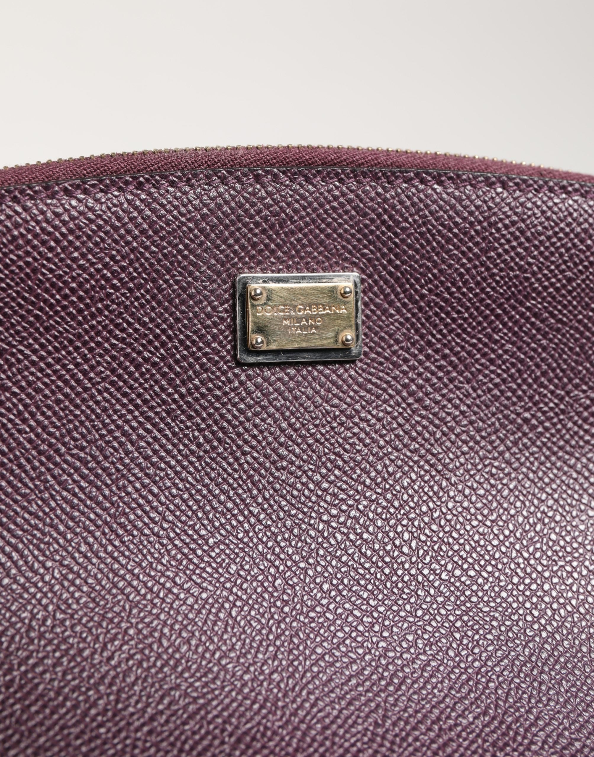 Dolce & Gabbana Dunkelviolette Leder DG Logo Reißverschluss-Geldbörse