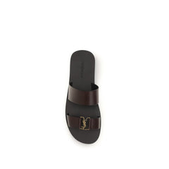 Saint Laurent Bruine Kalfsleren Platte Sandalen van de Bos Taurus