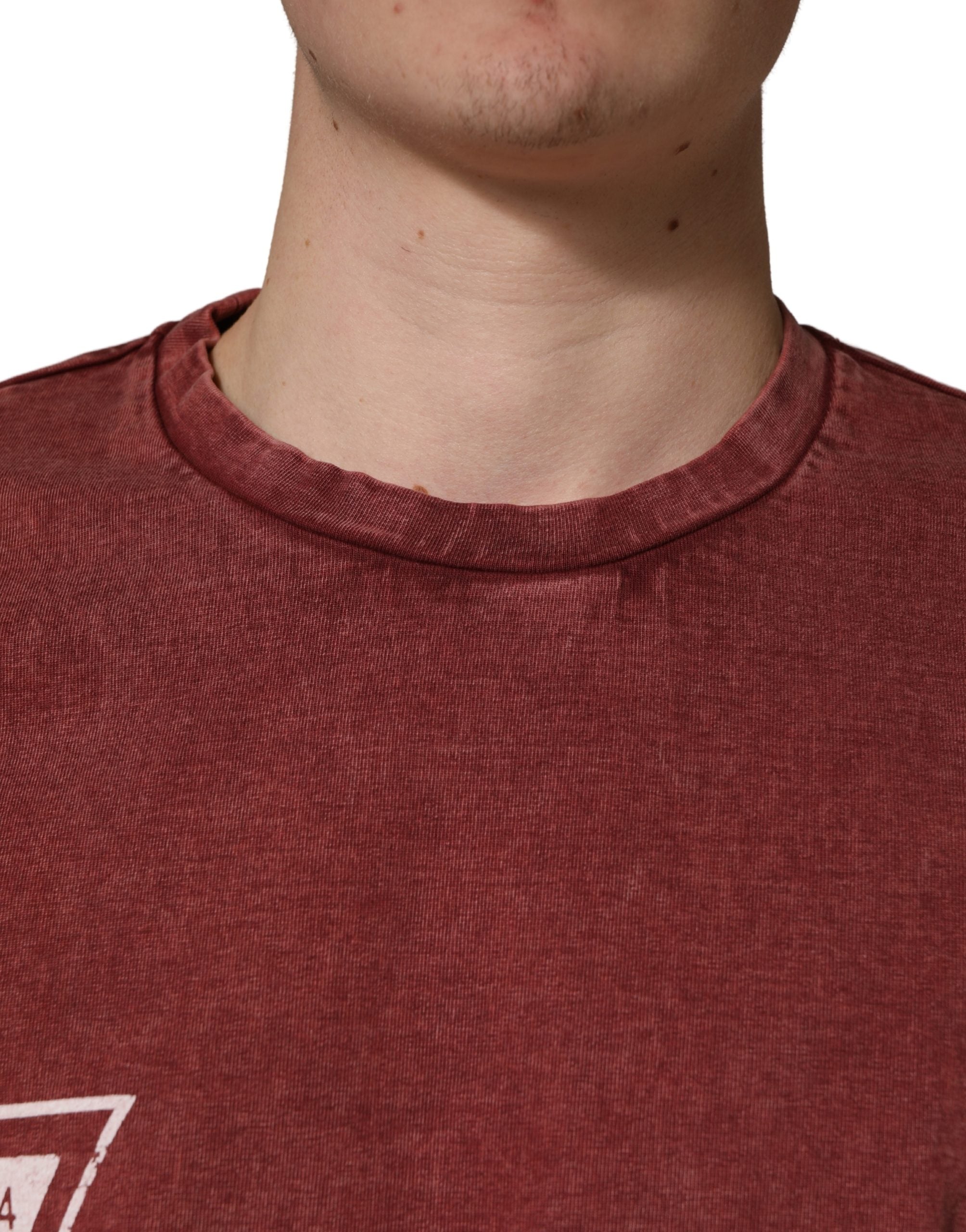 Dolce & Gabbana Rundhals-T-Shirt mit kurzem Arm und burgunderfarbenem Print