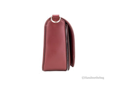 Marc Jacobs Medium Metal Signet Syrah Glattleder Überschlag Schultertasche