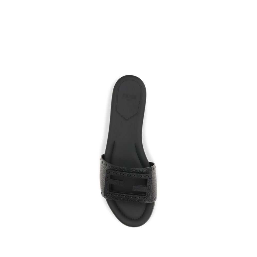 Fendi Zwarte Kalfsleren Bos Taurus Platte Sandalen
