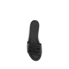 Fendi Zwarte Kalfsleren Bos Taurus Platte Sandalen