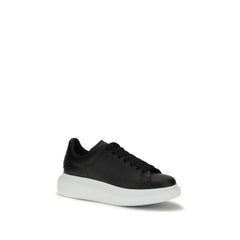 Alexander McQueen Zwarte Kalfsleren Bos Taurus Plateau Sneakers