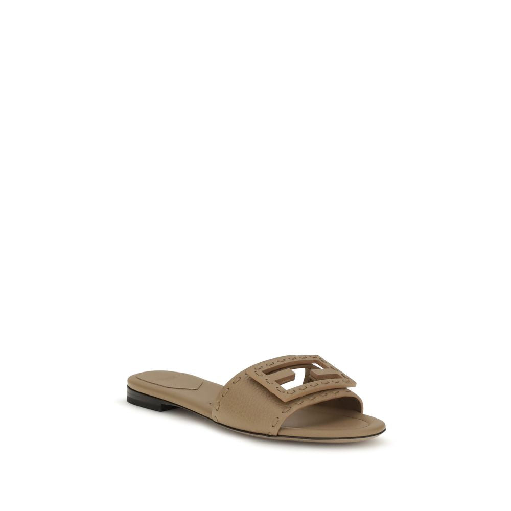 Fendi Beige Kalfsleer Bos Taurus Platte Sandalen