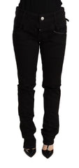 Acht schwarze Low-Waist Skinny Jeans