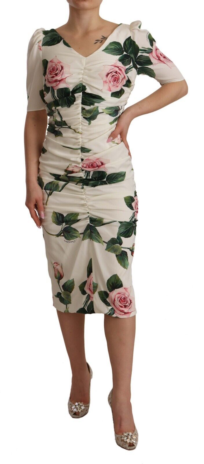 Dolce & Gabbana Plissiertes Kleid aus Stretch-Seide mit weißen Rosenmuster