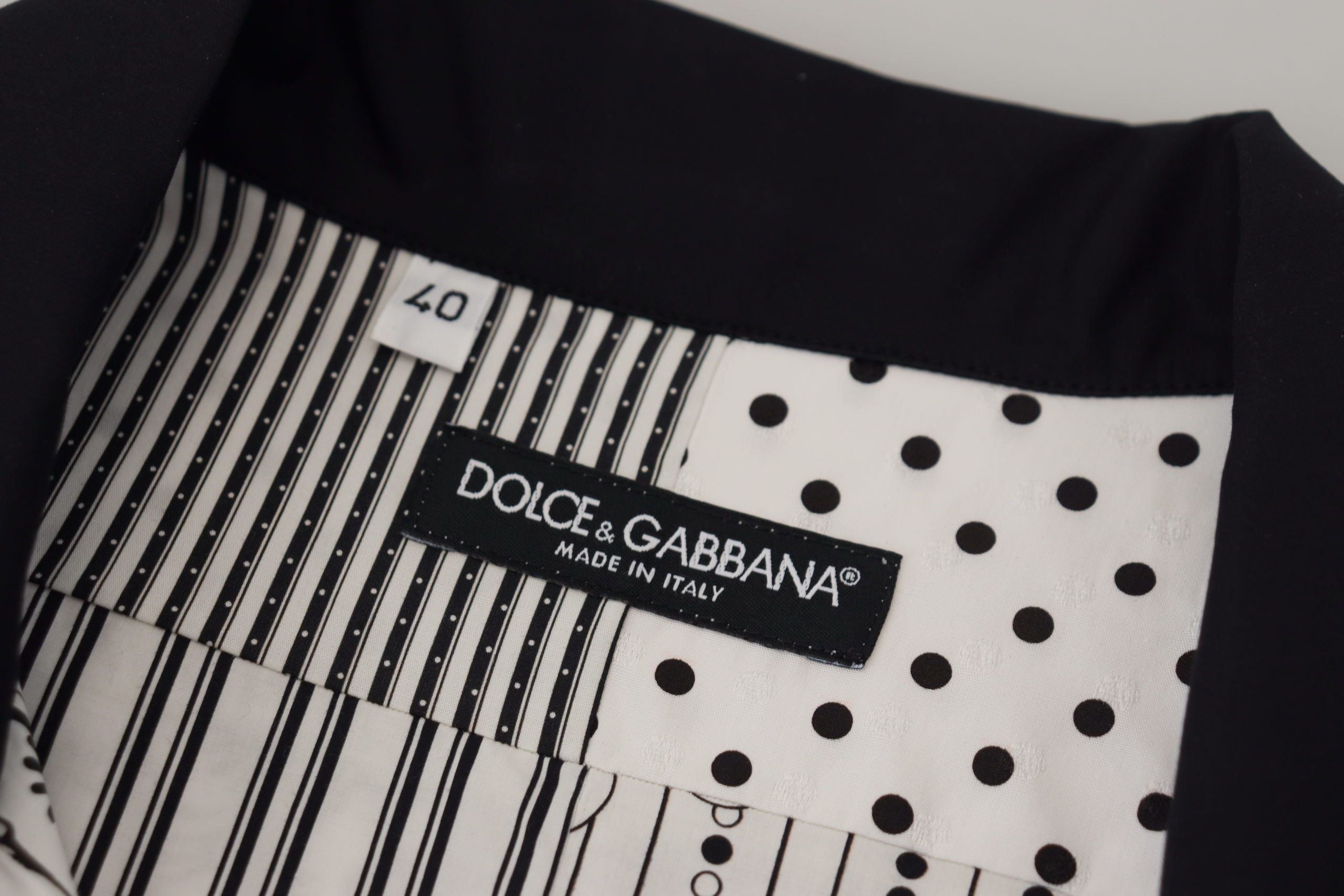 Dolce & Gabbana Weißes Schwarz Gemustertes Hemd mit Knopfleiste