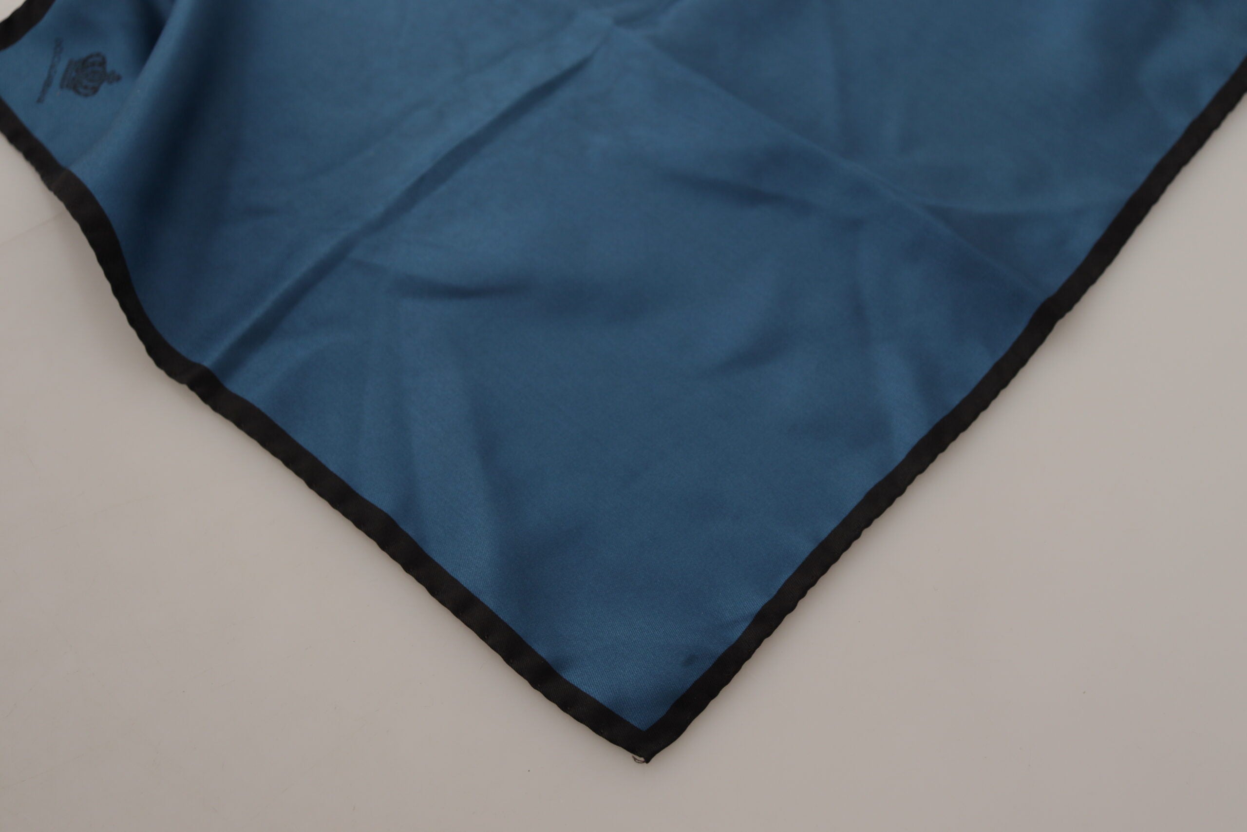 Dolce & Gabbana Schwarzes blaues DG Crown bedrucktes quadratisches Halstuch