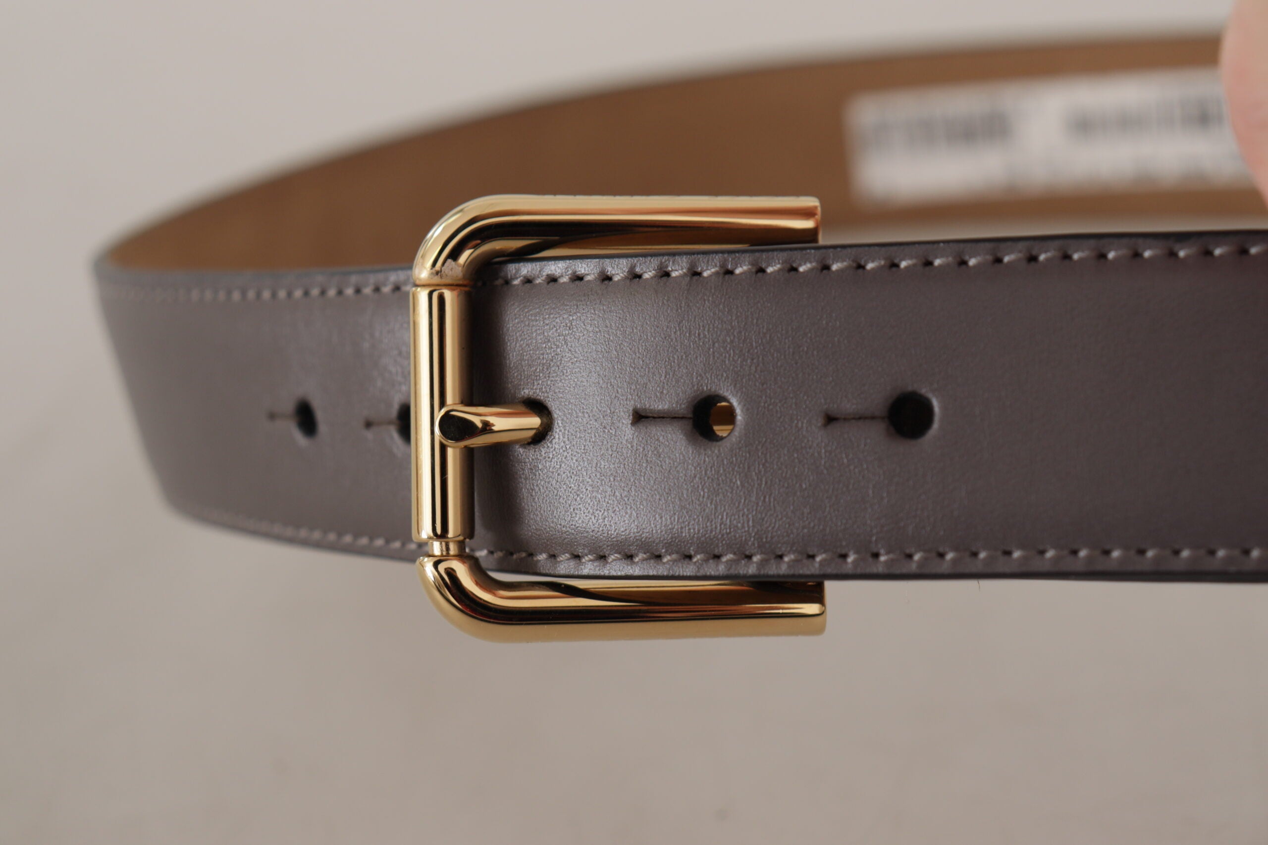 Dolce & Gabbana Gürtel aus grauem Kalbsleder mit goldener Metallschnalle mit Logo