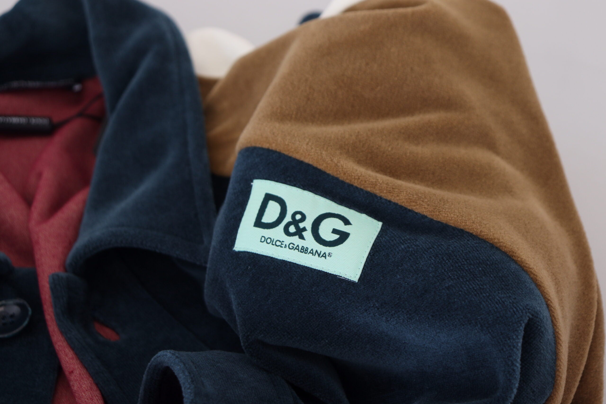Dolce & Gabbana Pullover mit Kragen aus mehrfarbiger Baumwolle
