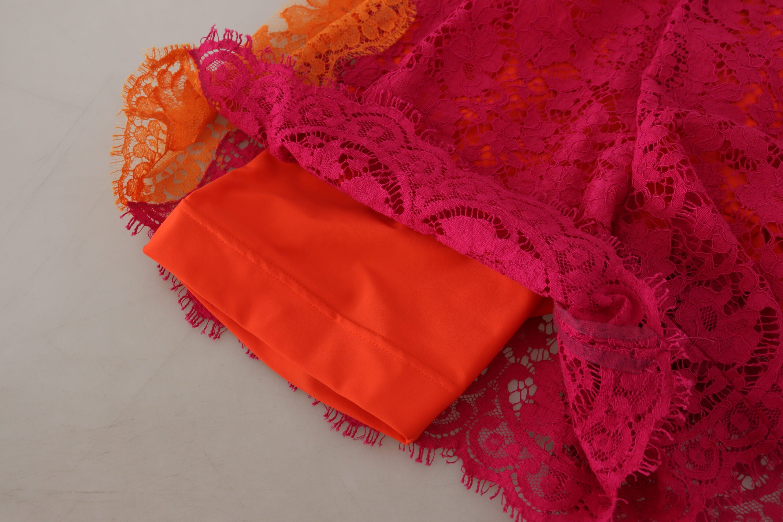 Dolce & Gabbana Pink-Orange Spitzen-Baumwoll-High-Waist-Shorts