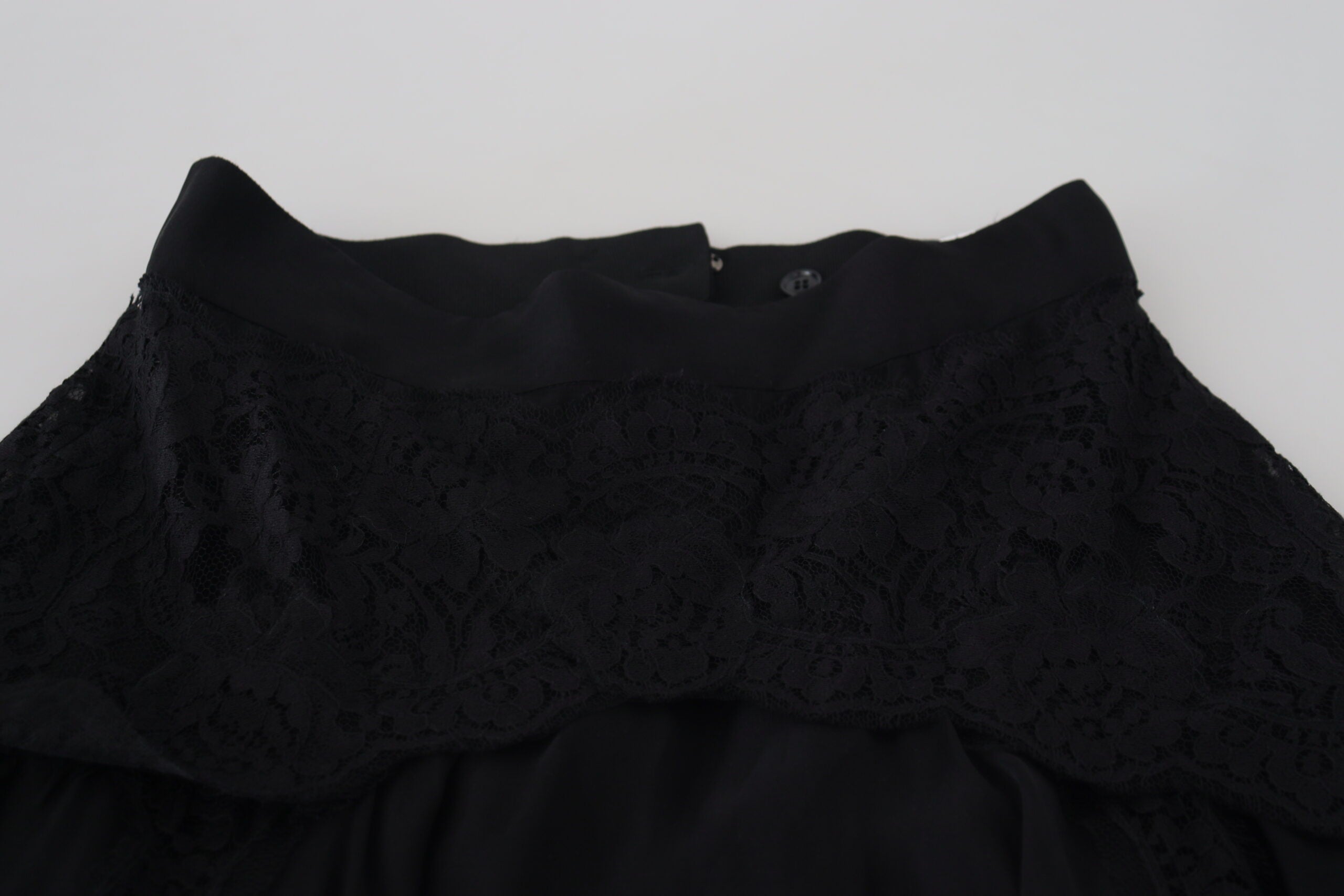 Dolce & Gabbana Schwarzer Seiden-Midi-Rock mit hoher Taille und Spitzenbesatz