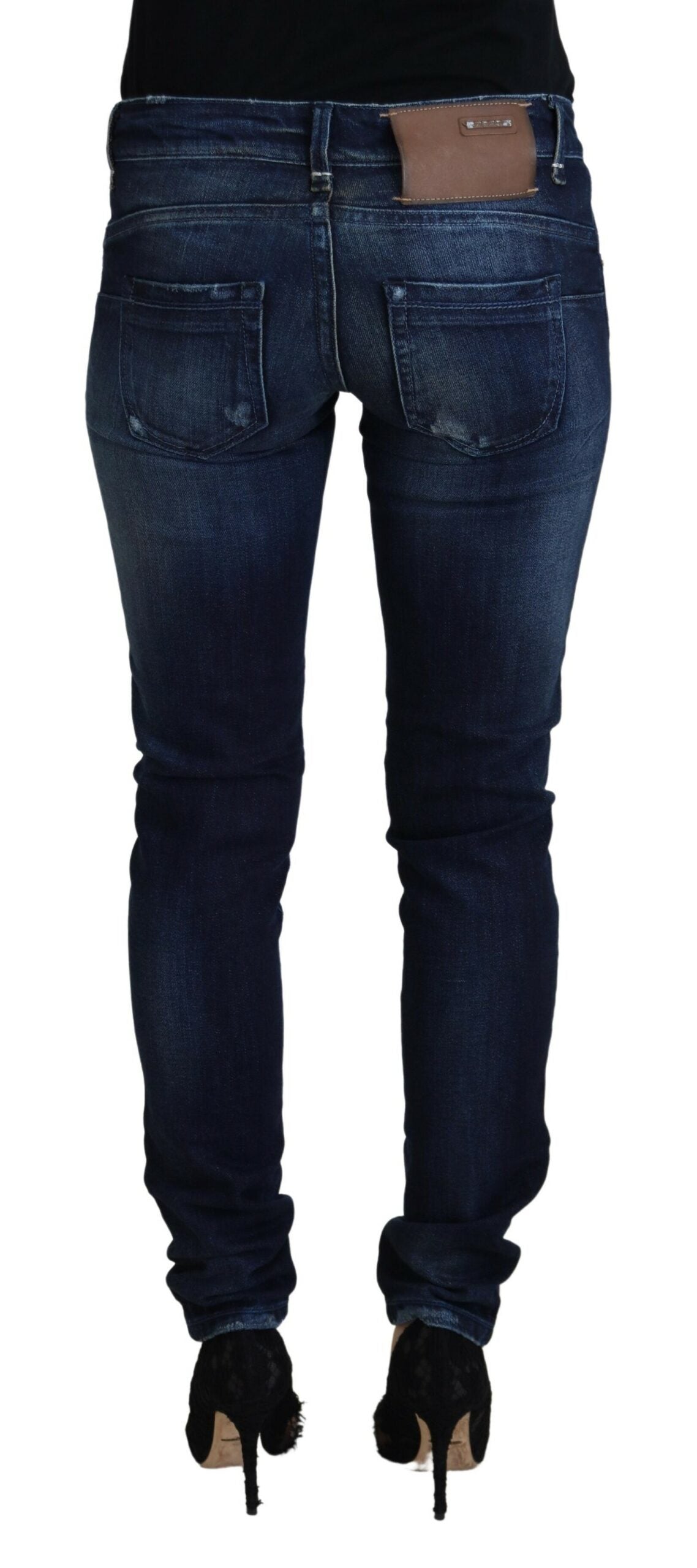 Acht blaue Slim Fit Low Waist Damenjeans aus Baumwolle