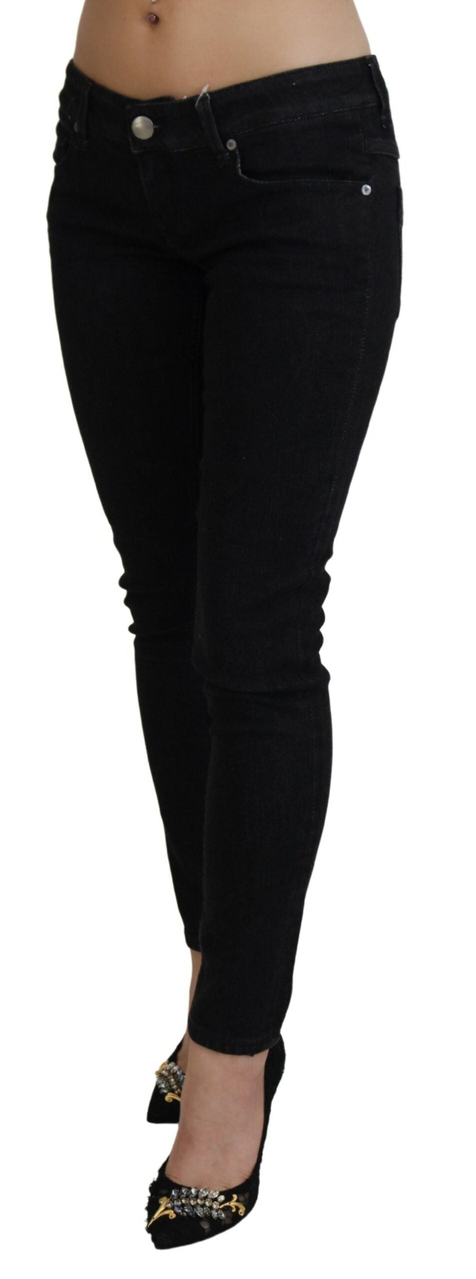 Acht schwarze Low Waist Slim Fit Jeans aus Baumwoll-Denim