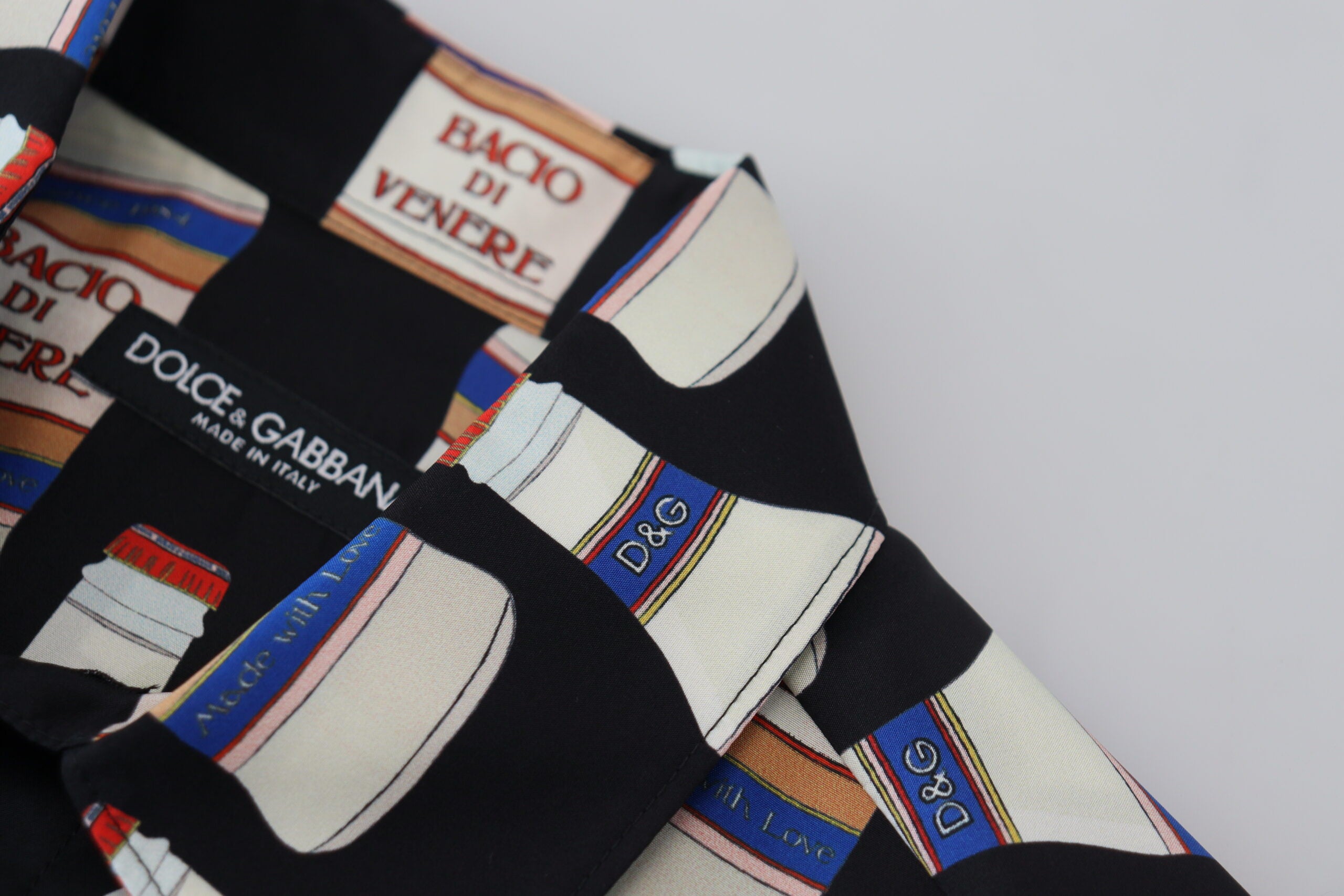 Dolce & Gabbana Schwarzes Seidenhemd mit Aufdruck und Kragen für Herren