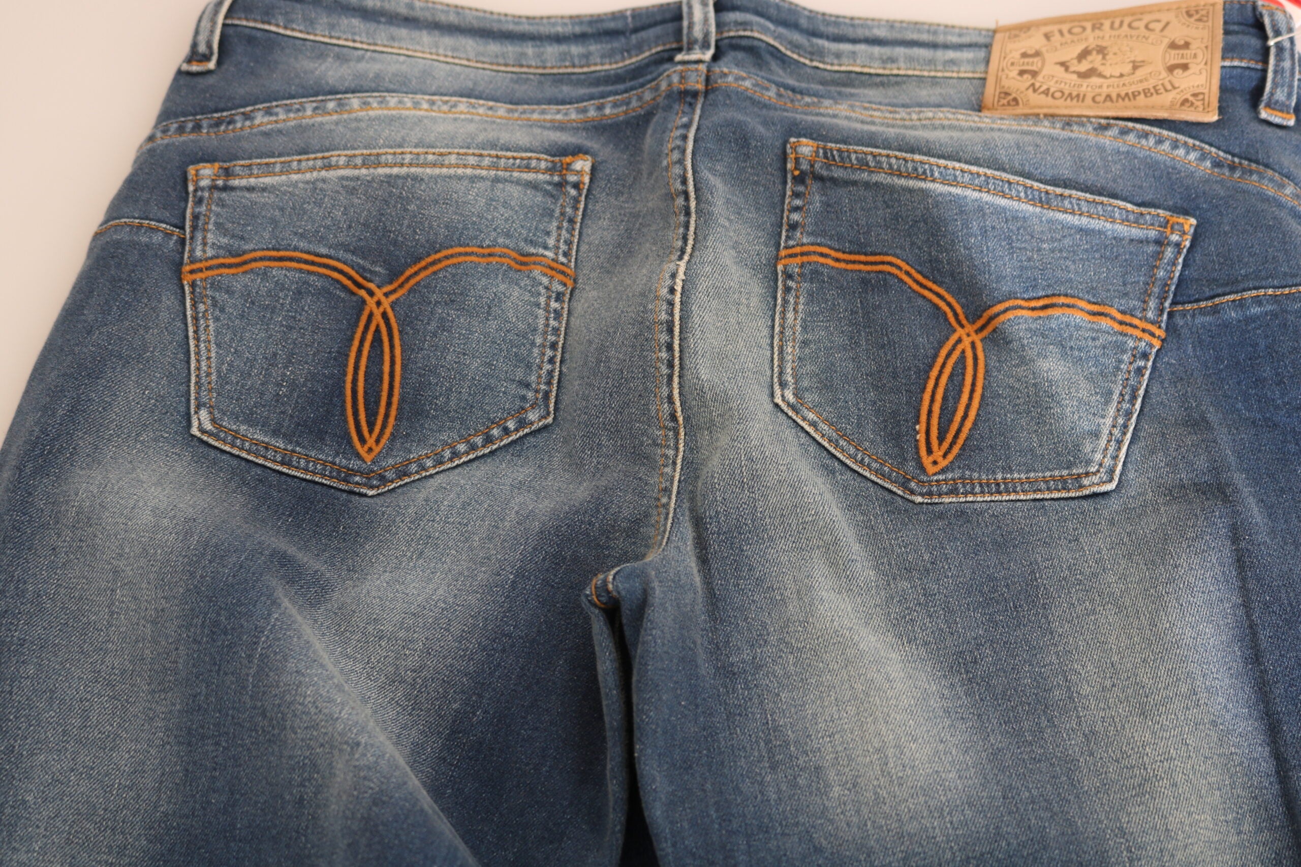 Fiorucci Jeans aus blauem, gewaschenem Denim, mittelhoher Bund, schmale Passform