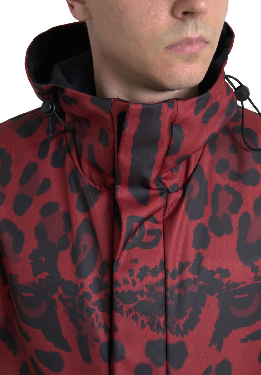 Dolce & Gabbana Roter Regenmantel mit Leopardenmuster und Kapuze