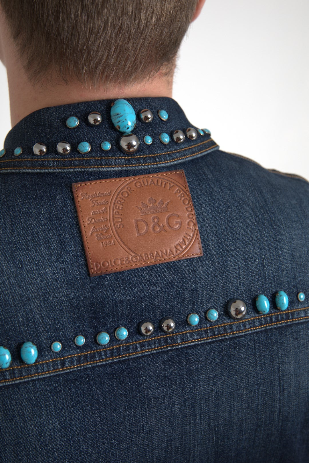 Dolce & Gabbana Blaue Jeansjacke mit türkisfarbenen Steinen besetzt
