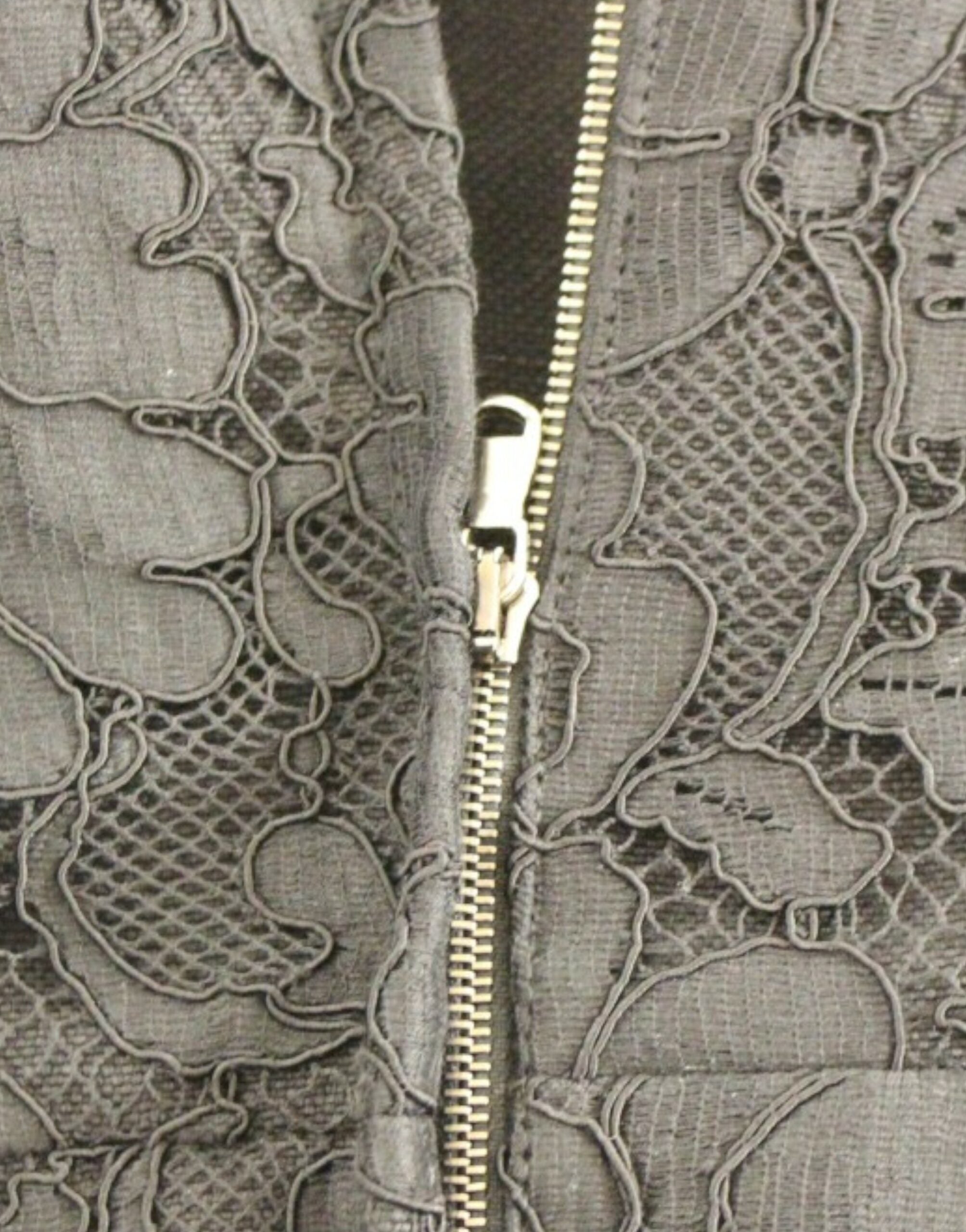 Dolce & Gabbana Schwarzes florales Spitzen-Sicily-Laufstegkleid