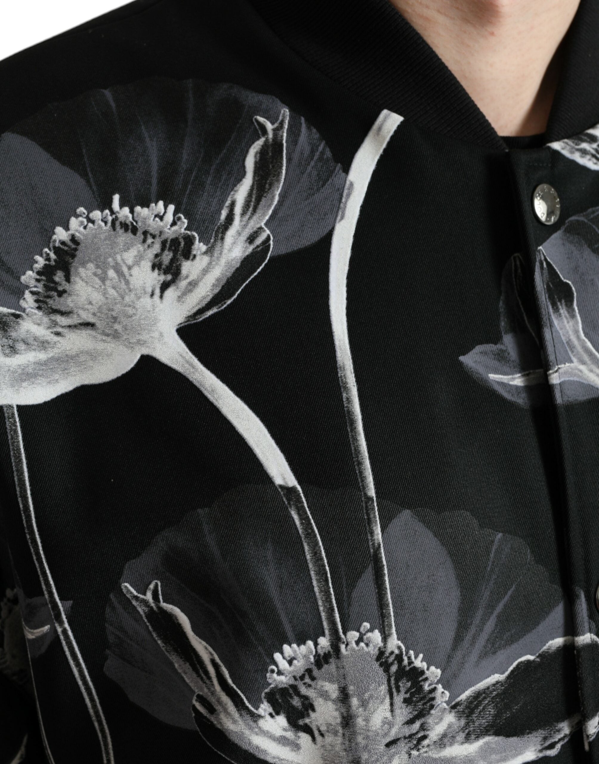 Dolce & Gabbana Schwarze Bomberjacke aus Wolle mit Blumenmuster und Knopfleiste