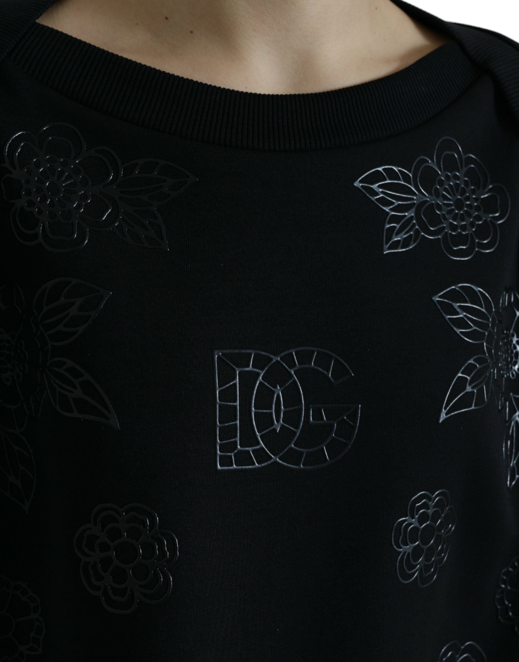 Dolce & Gabbana Zwarte Pullover met Geborduurd Bloemenlogo