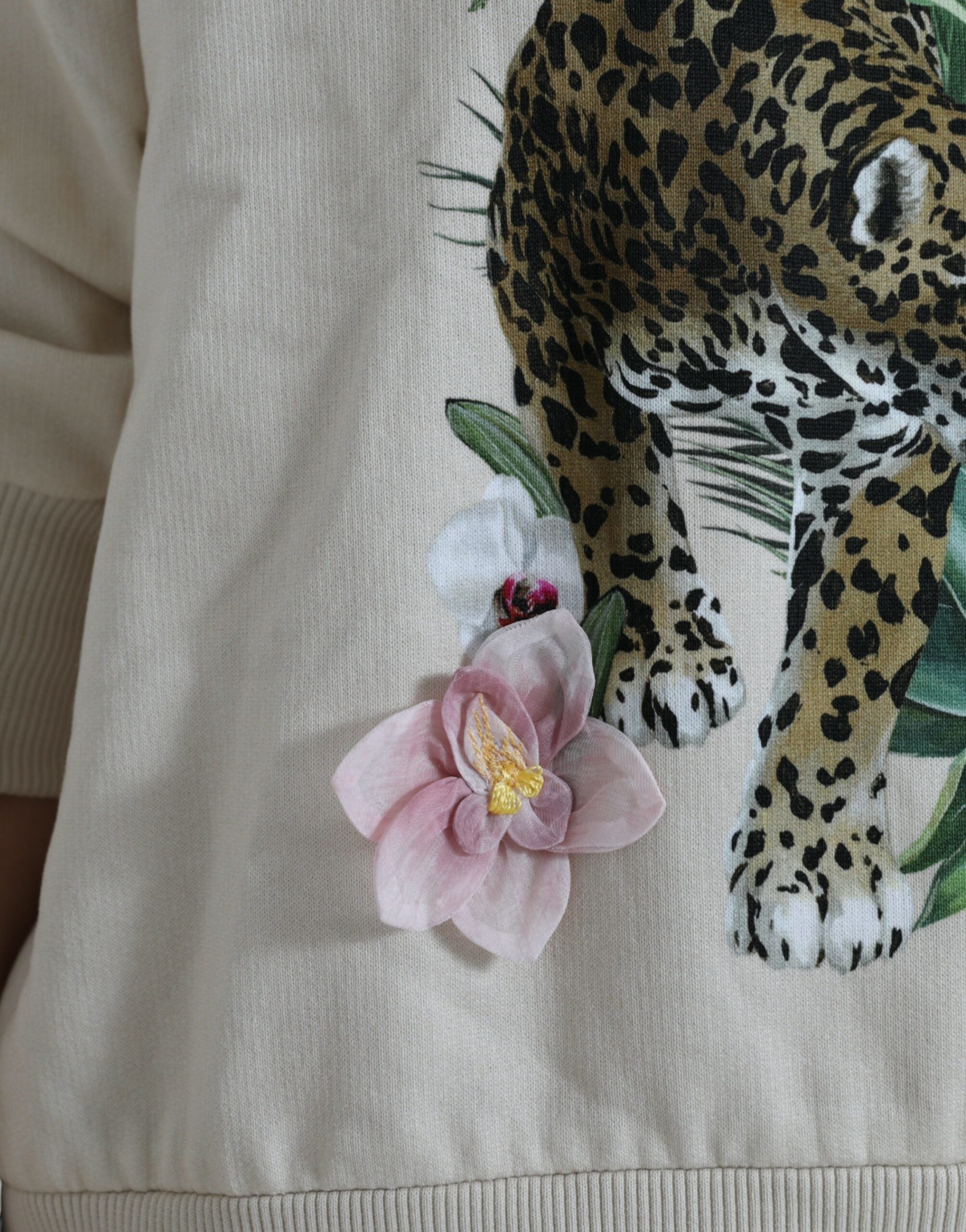 Dolce & Gabbana Beigefarbener Pullover aus Baumwolle mit Dschungel-Print