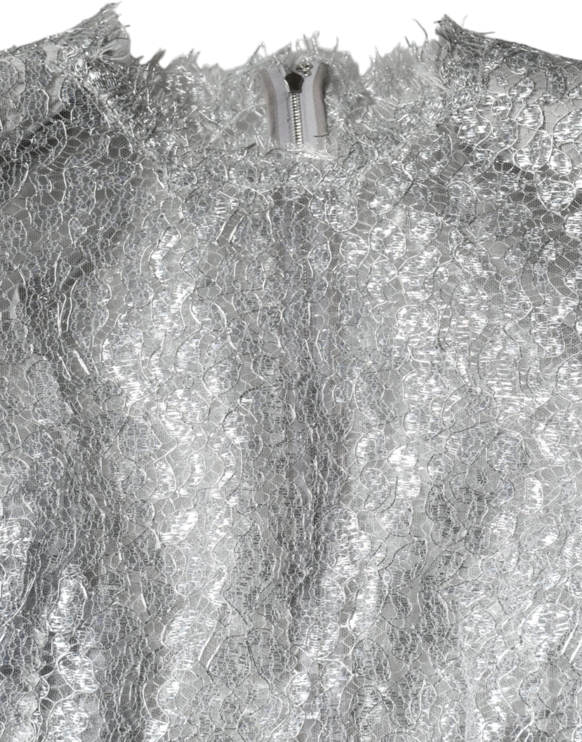 Dolce &amp; Gabbana – Figurbetontes Midi-Etuikleid mit Blumenspitze in Silber