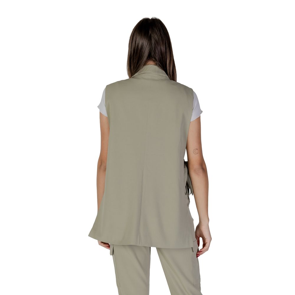 B.Young Grüne Polyester-Weste