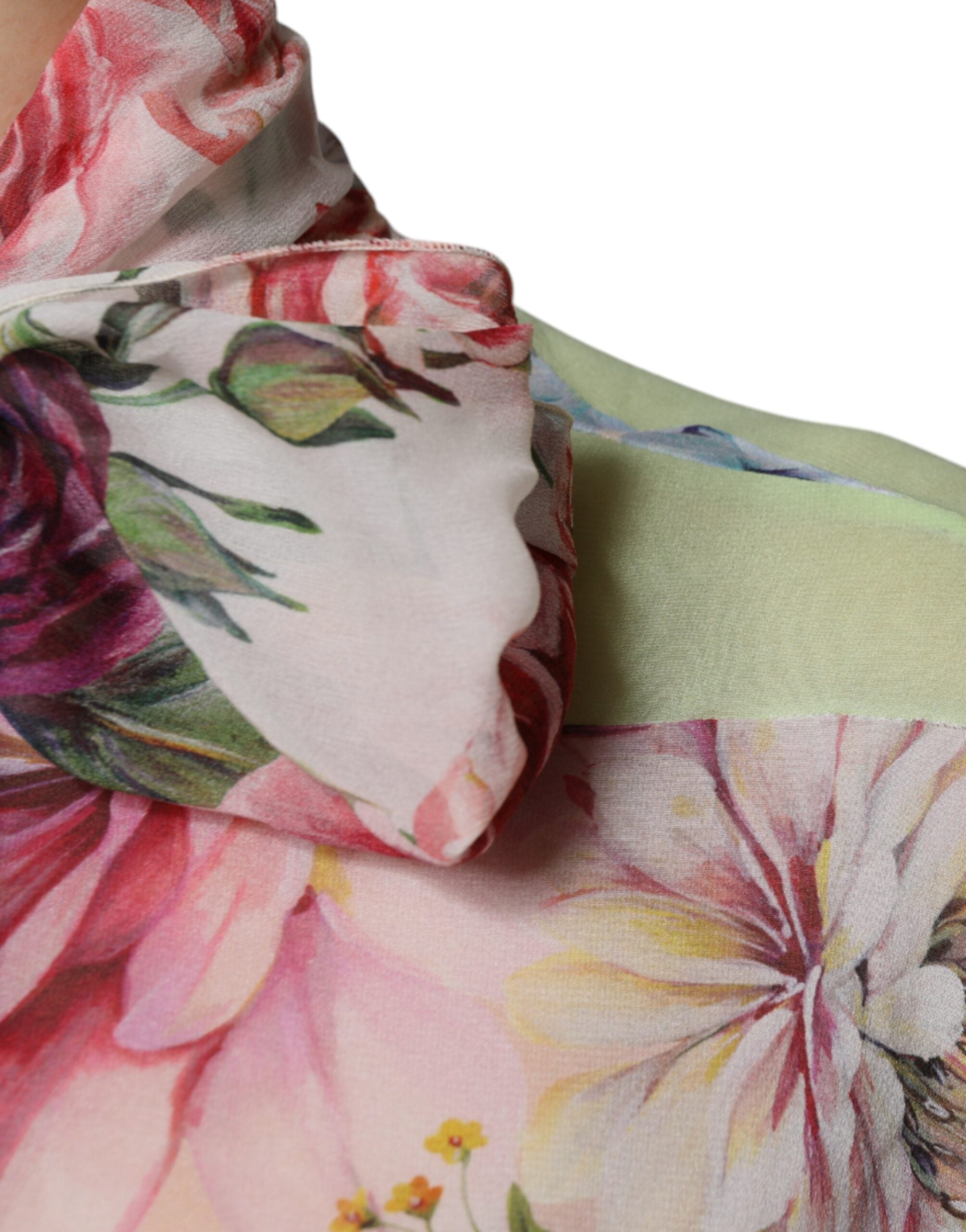 Dolce & Gabbana Mehrfarbiges geblümtes Patchwork-Oberteil mit Ascot-Kragen
