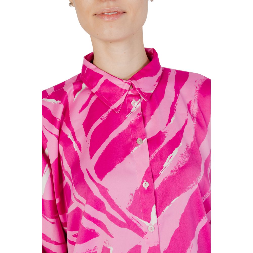 Nur rosa Polyesterbluse