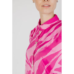 Nur rosa Polyesterbluse