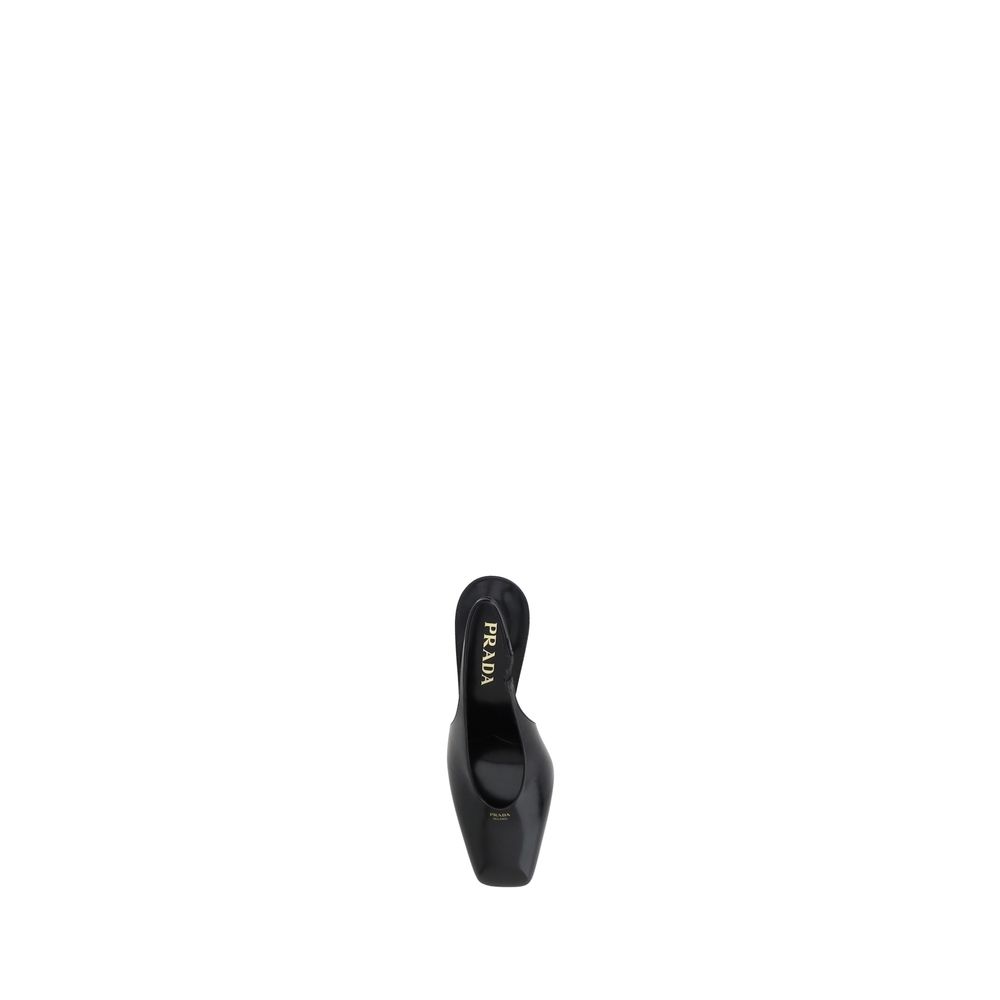 Prada Zwarte Kalfsleren Pumps